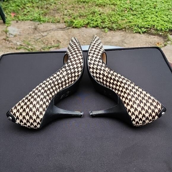 MICHEAL KORS ELISA HOUNDSTOUCH CALF HAIR LEATHER HEELS WOMAN'S SIZE 7 GUC - Picture 12 of 16